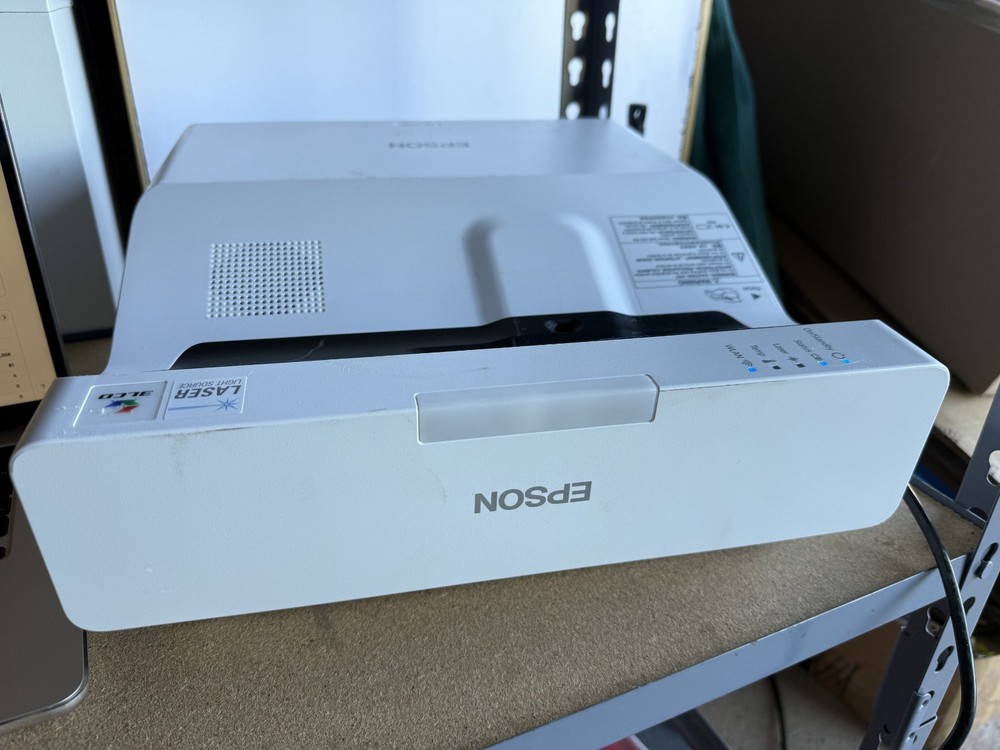 Epson LCD Projector EB-725Wi Model H998A