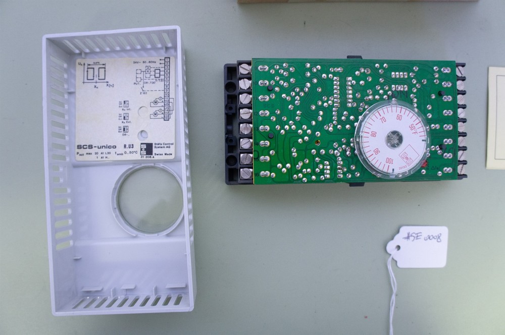 Lennox SCS Staefa Control System LVAV Varizone Temp Controller 48G52 35147B