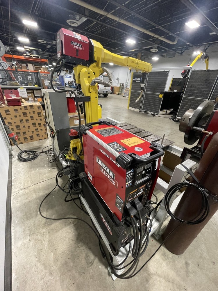 FANUC ArcMate 120iC Robot Complete w/ R‑30iB Controller & Lincoln Welding System
