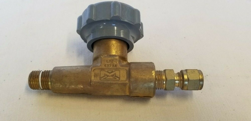 MATHESON GAS VALVE LMF 4373A BRASS