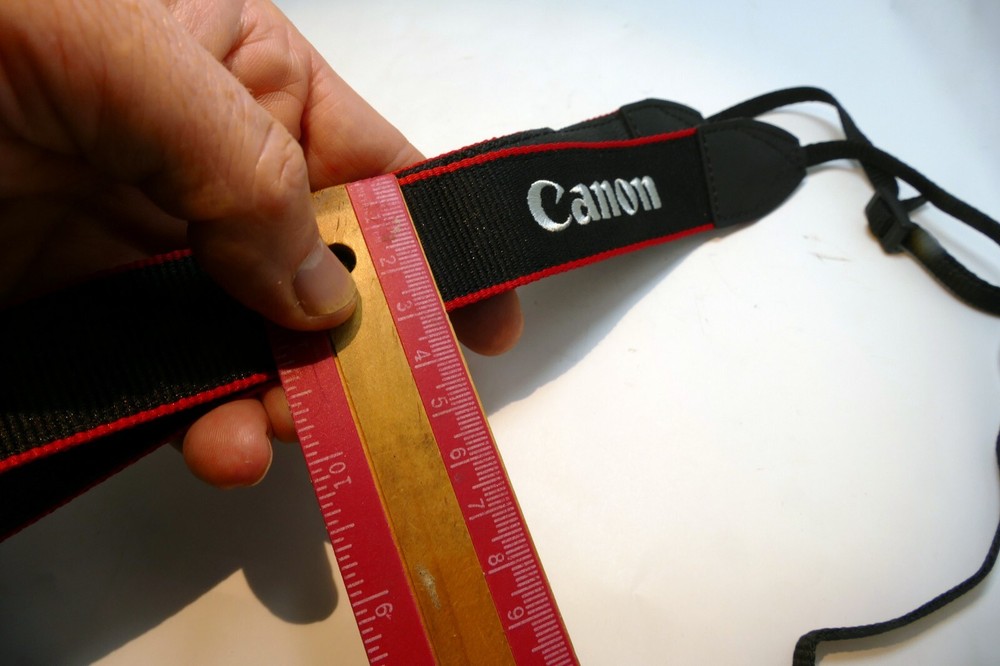 Canon EOS Digital Camera Neck Shoulder Strap - missing buckle at the end