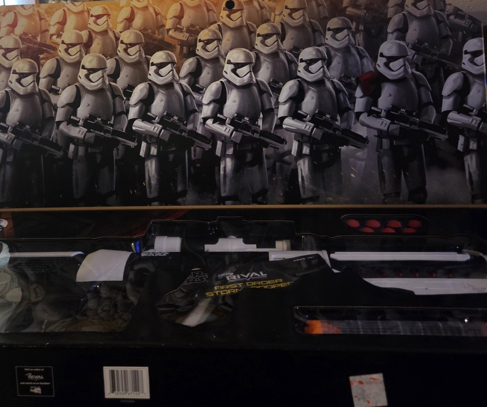 🔥🔥2017 HASBRO NERF RIVAL - STAR WARS FIRST ORDER STORMTROOPER BLASTER (N.I.B.)