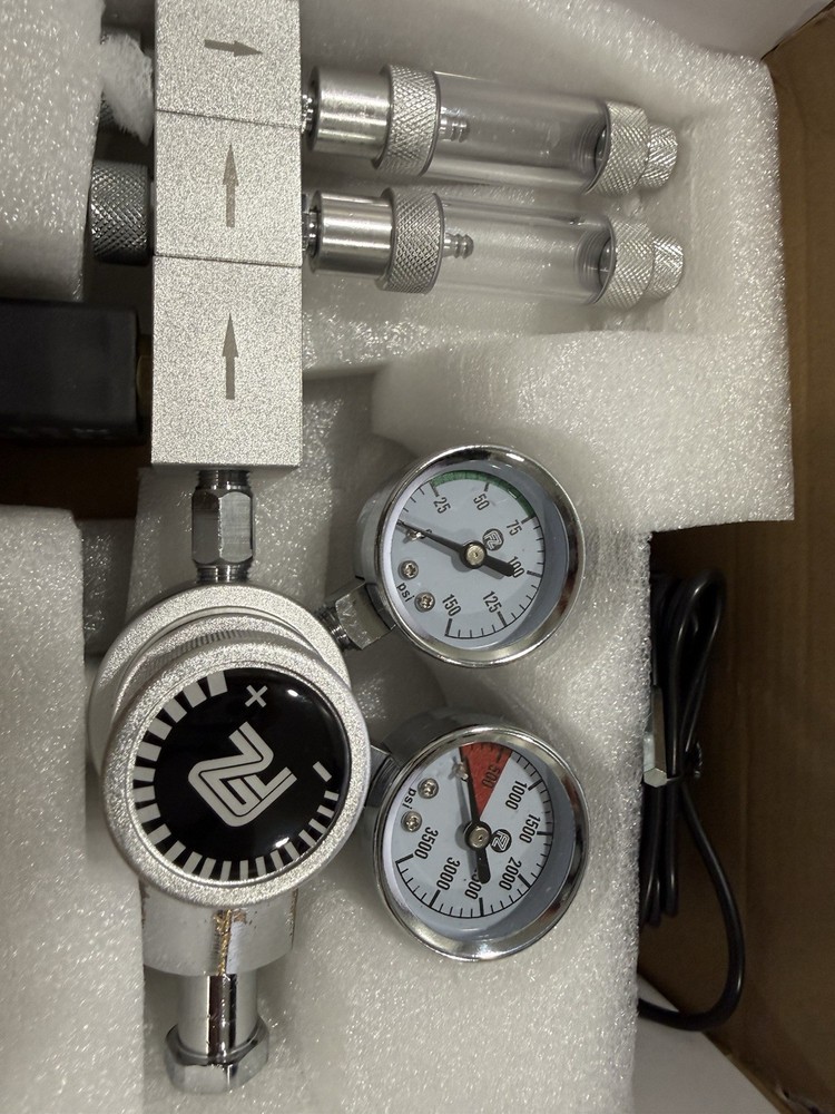 FZONE C02 REGULATOR INTERFACE CGA320 MODEL FZ2020 PRO
