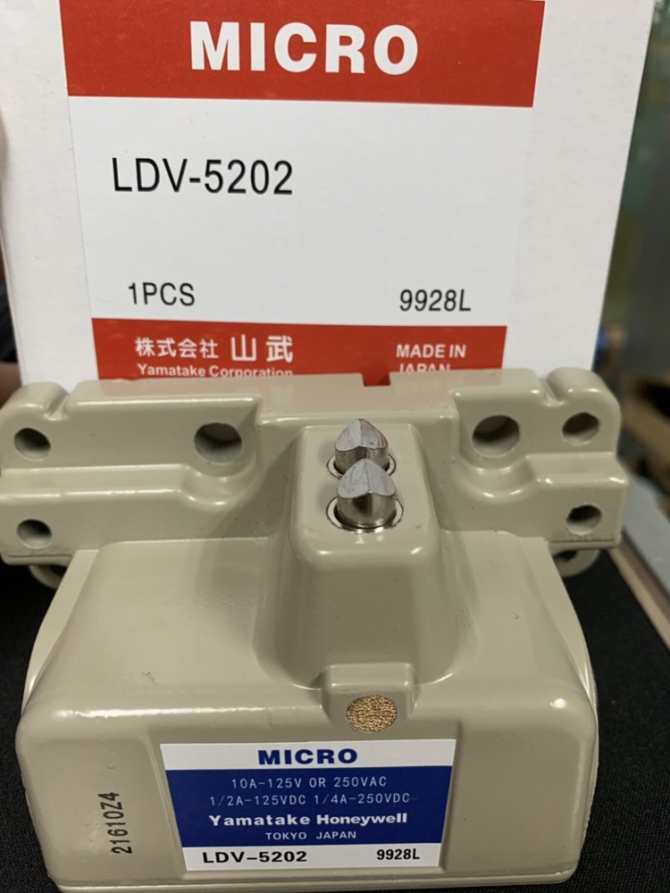 1PC NEW   Micro LDV-5202 Combination Travel Switch #w5362  wx