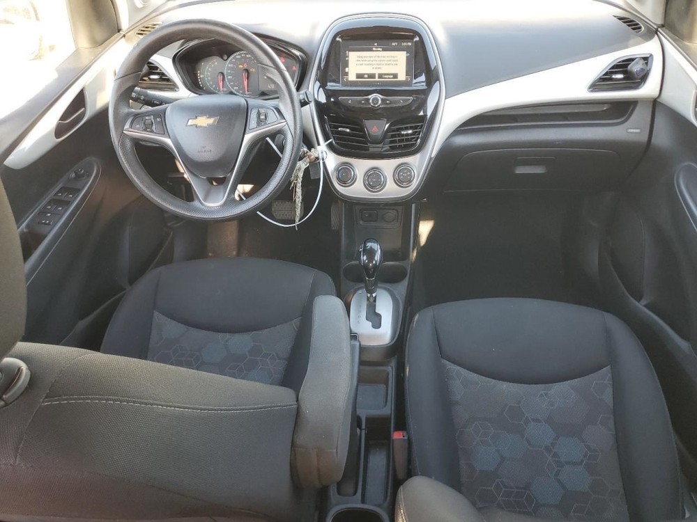 SPARK 2016 Glove Box 4889116