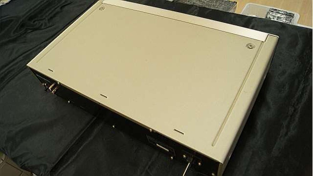 SONY CDP-XE900 | Compact Disc (CD) Player in Good Condition