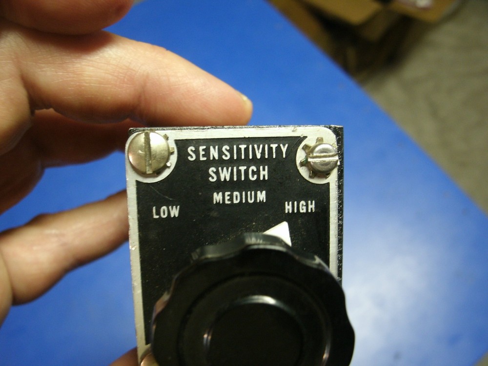 US AIRCRAFT SENSITIVITY SWITCH