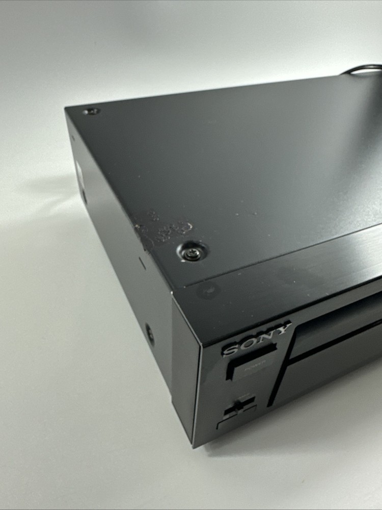 Sony CDP X111ES High Density Digital Sync CD player , Works!