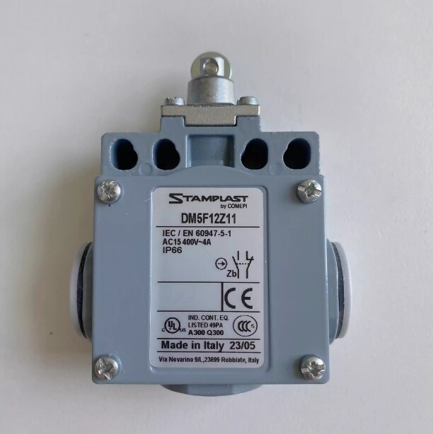 1 Pc. NEW FOR Limit switch DM5F12Z11
