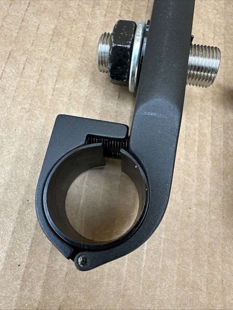 Newton motion composites HELIO C2 Rear Axle Brackets