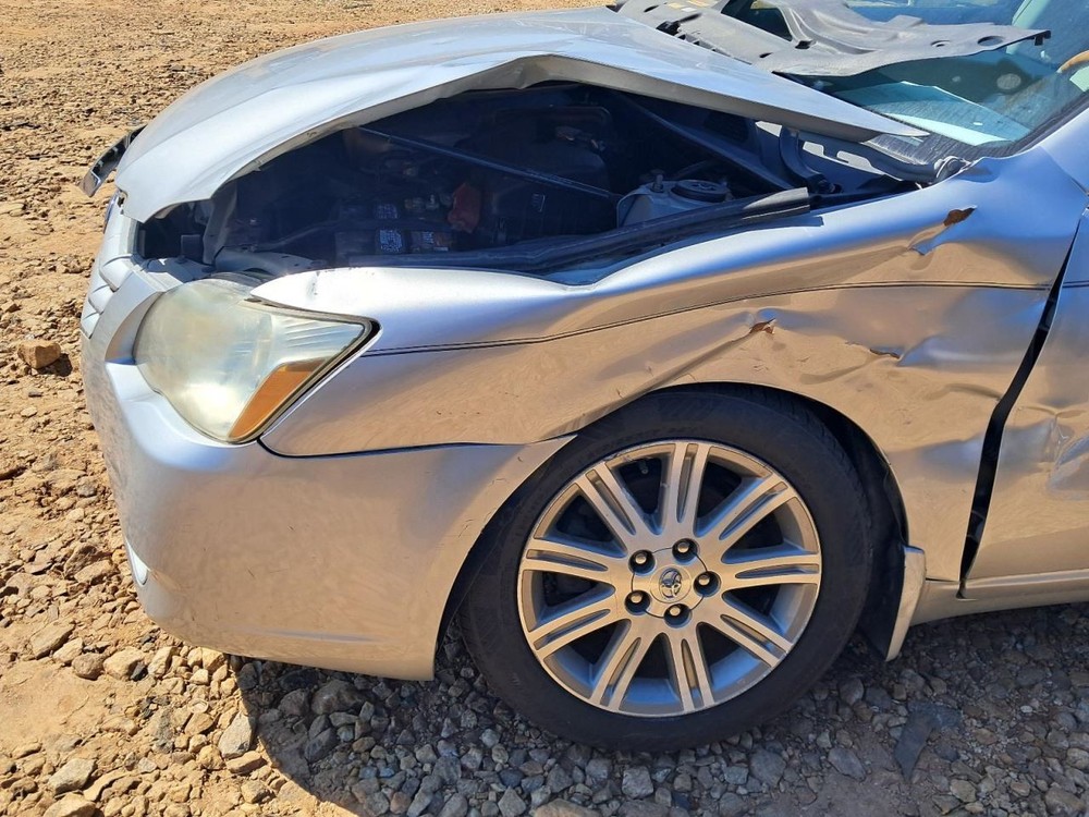 Info-GPS-TV Screen Display Screen Fits 05-07 AVALON 4811996