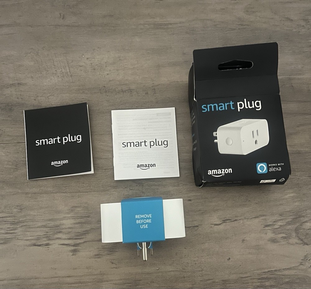 Amazon Smart Plug White, Compatible with Alexa, New