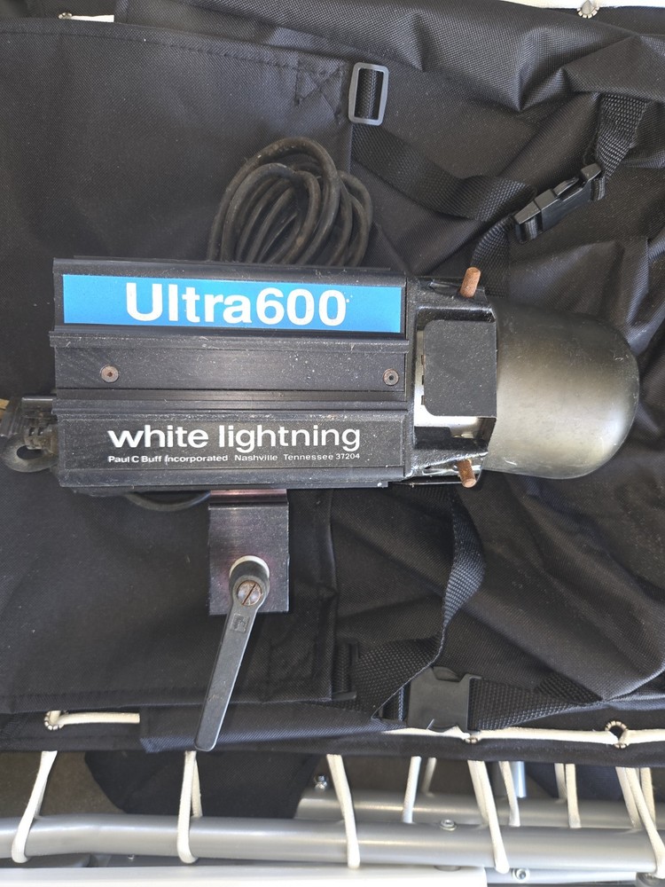 White Lightning Ultra 600 Studio Light, Tested With Power Cable