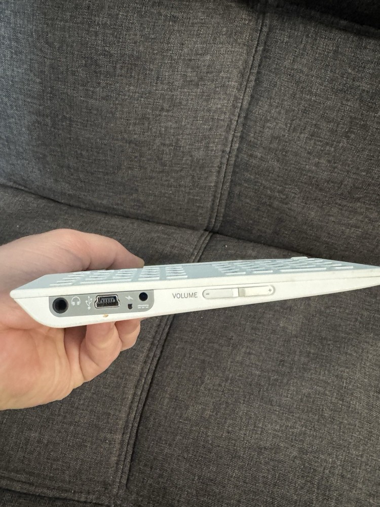 Amazon Kindle 1st Generation D00111 - READ