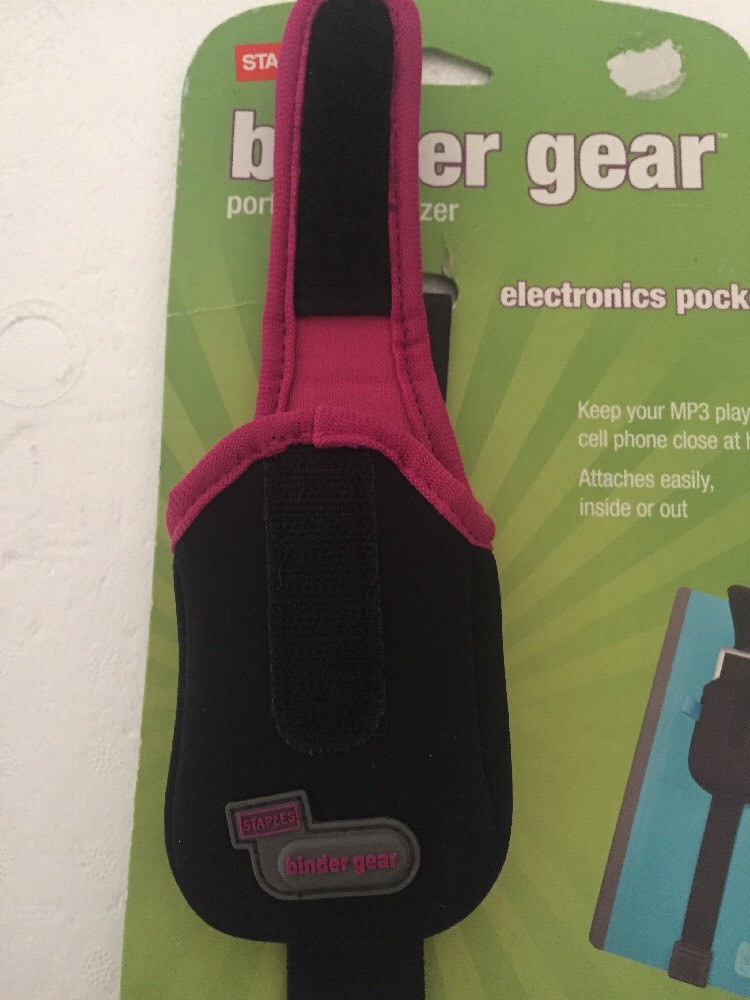 BINDER GEAR PORTABLE ORGANIZER ELECTRONICS POCKET ATTACHES EASILY INSIDE OR OUT