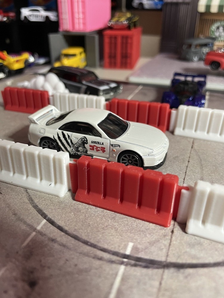 1:64 Scale Interlocking Racing Wall Barrier 10 Pack Red/White 3D Printed