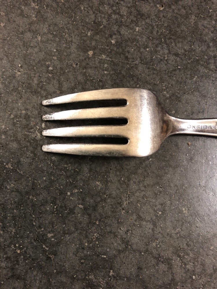 Oneida Silverplate Baby Fork Belford 4”