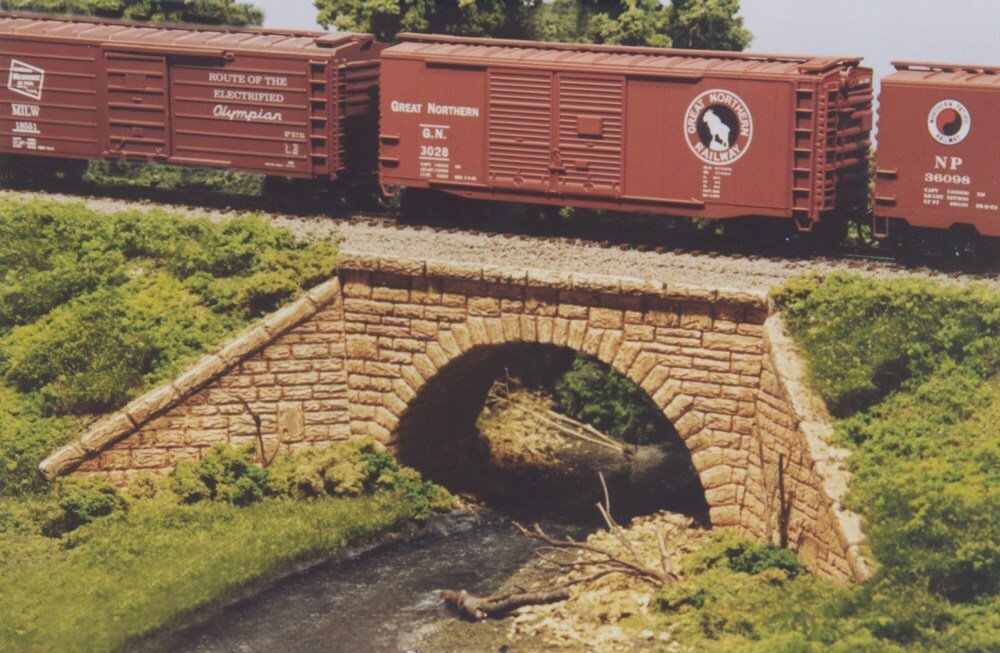 Monroe Models ~ HO Scale ~ New ~ Stone Arch Bridge ~ 2001