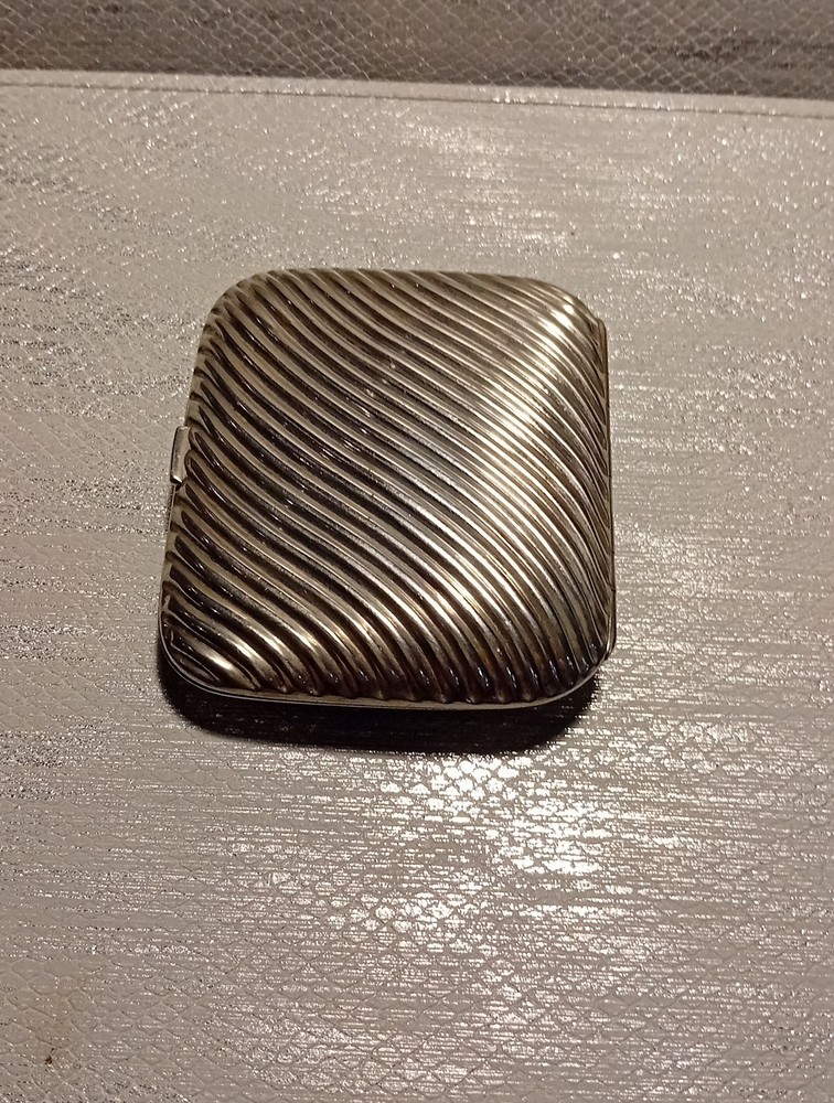 Solid Silver Victorian Cigarette Case 1880-90 Weight 72.91 Grams