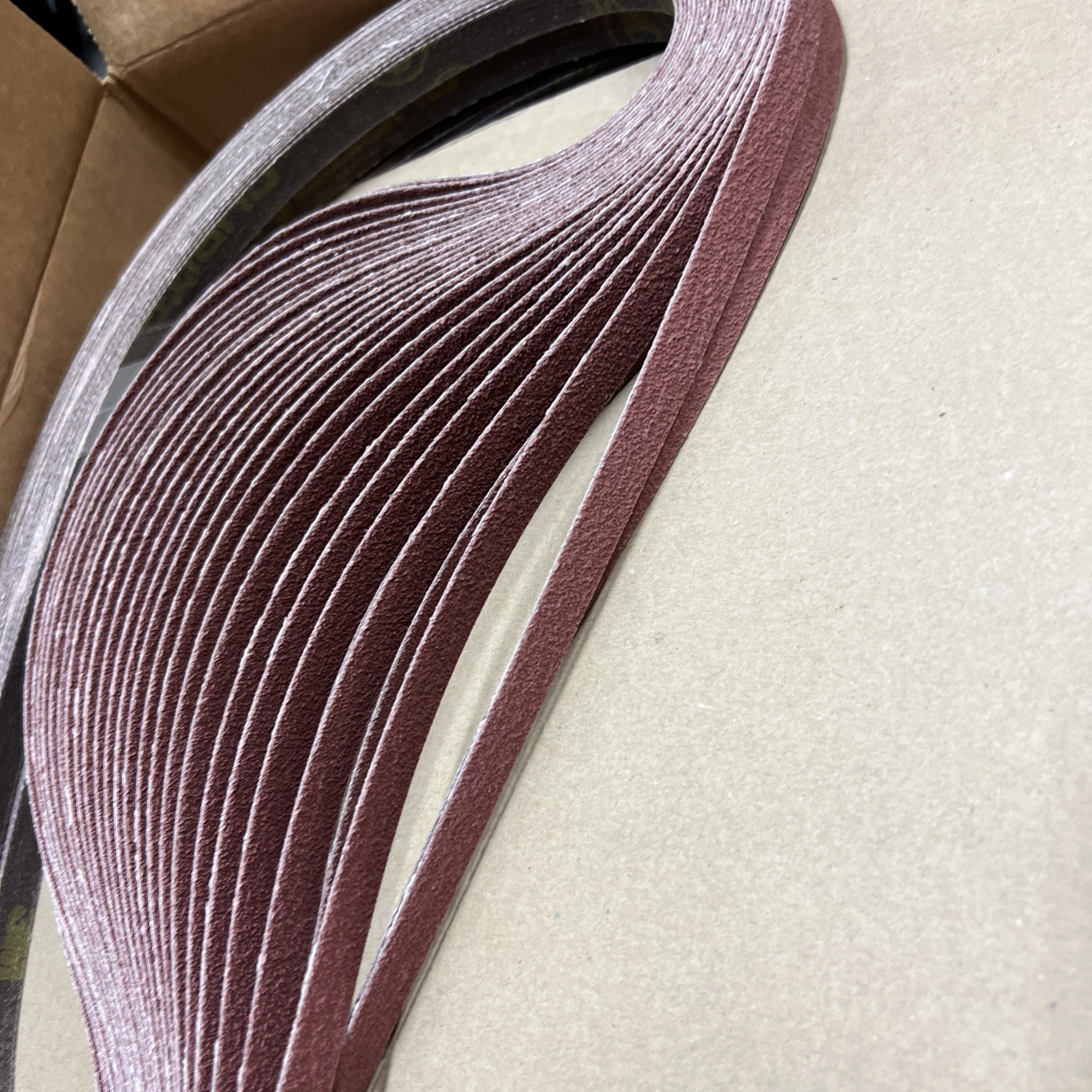 3M Cubitron ll Cloth Belt 784F, 1/2 in x 42 in, 60+ YF-weight, L-Flex, 200 Case