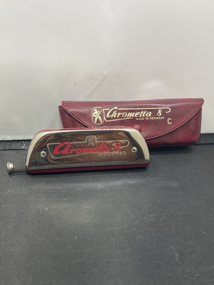 Chrometta 8 Model 250 C in Case Germany