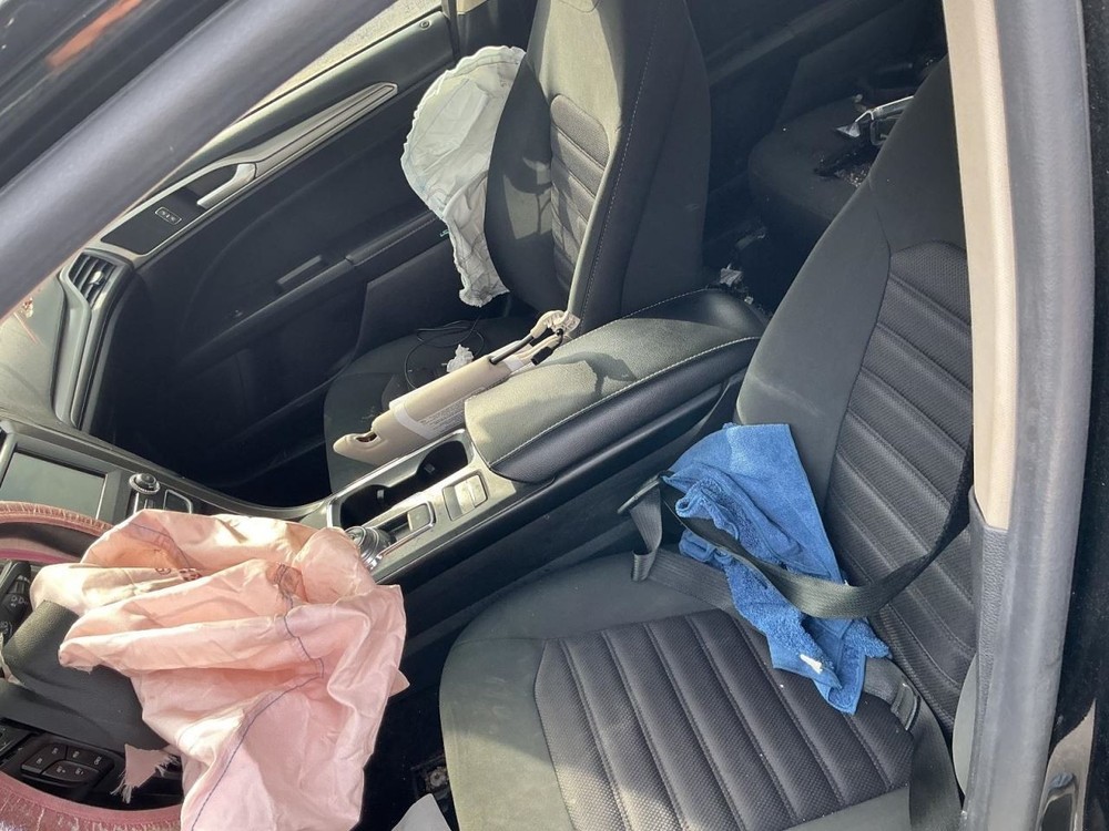 Fuse Box Engine Without Rain Sensor Fits 17-20 FUSION 5021697