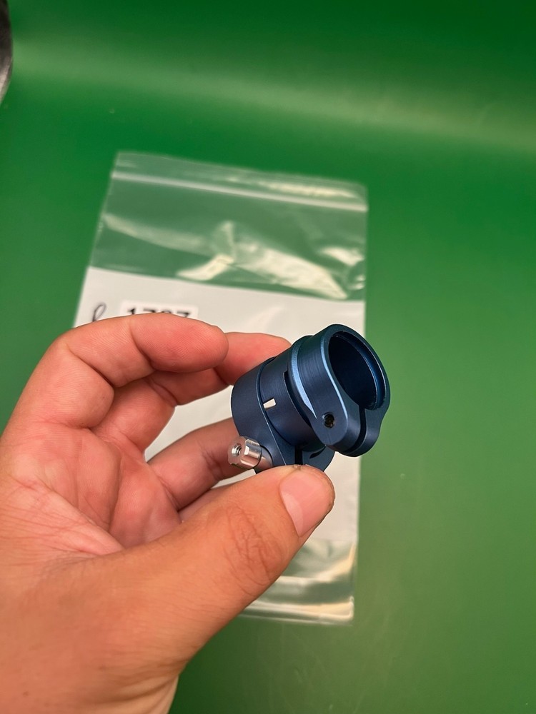 Autococker Clamping Feedneck