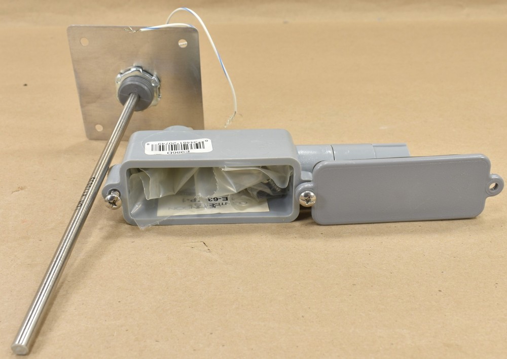 Johnson Control TE-6321P-1, Temperature Sensor, Duct Probe, 1000 OHM, Element 8"