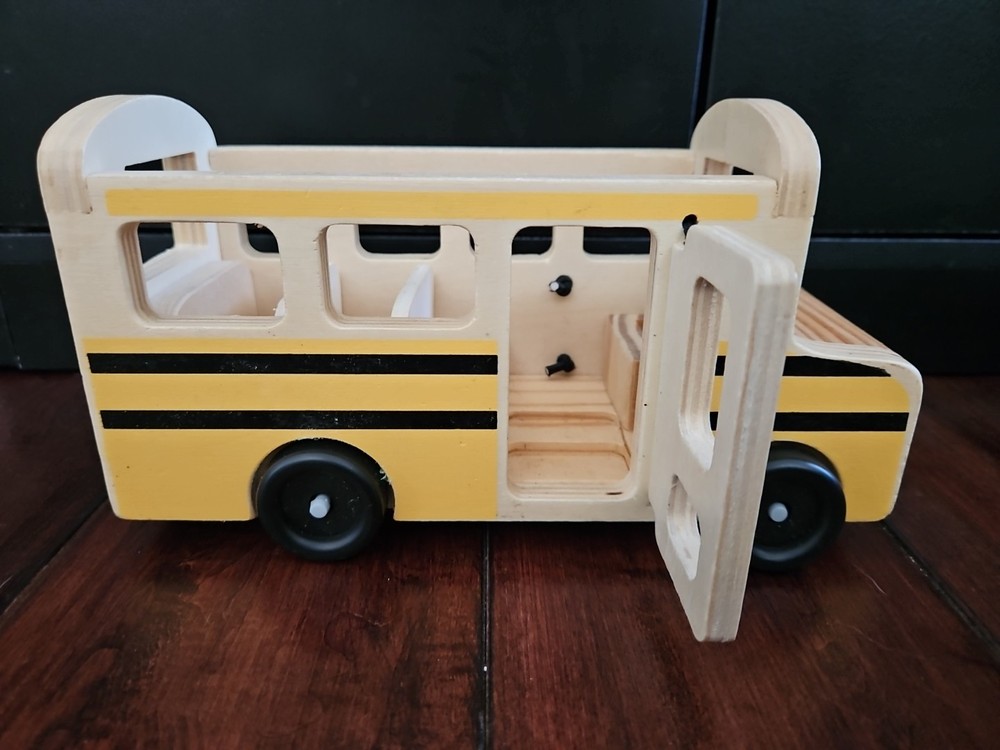 Melissa & Doug School Bus W/figures