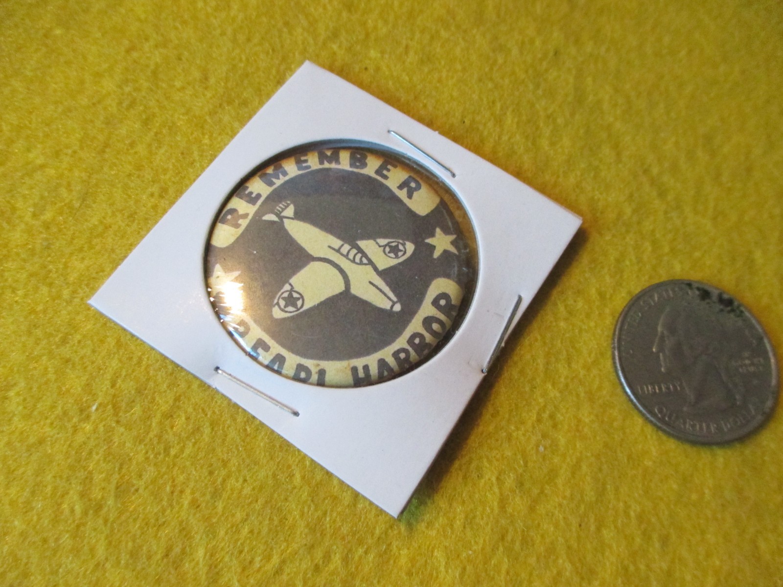 ORIGINAL WWII HOMEFRONT REMEBER PEARL HARBOR FIGHTER PLANE  BUTTON