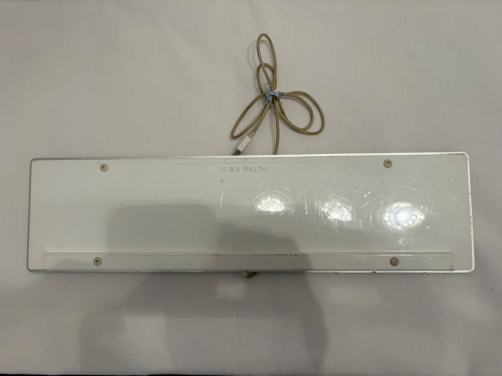 Apple Wired USB Keyboard Full Size with Numeric Keypad for Mac A1243