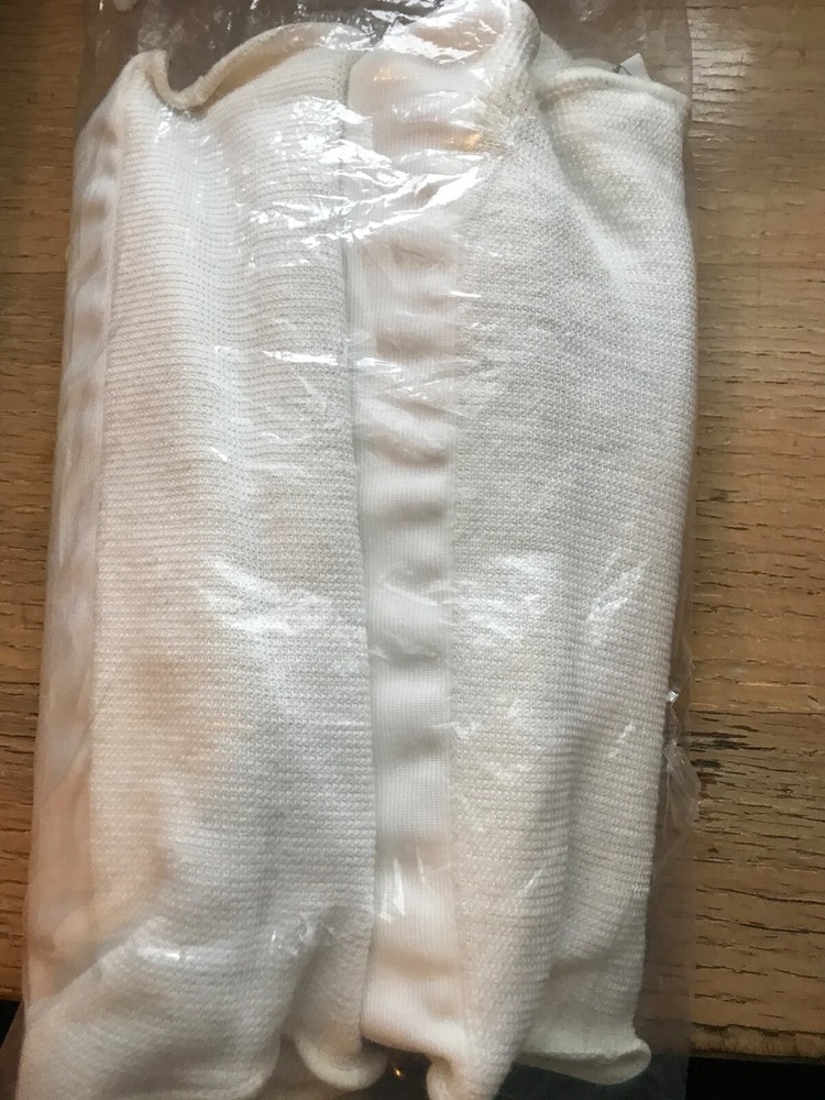 White Foam Martial Arts Arm Protectors Size: Medium