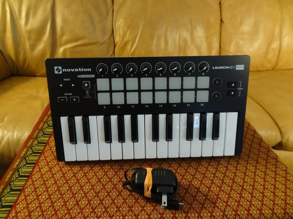 Novation Launchkey Mini MK2 Keyboard Controller w/ Power Adaptor