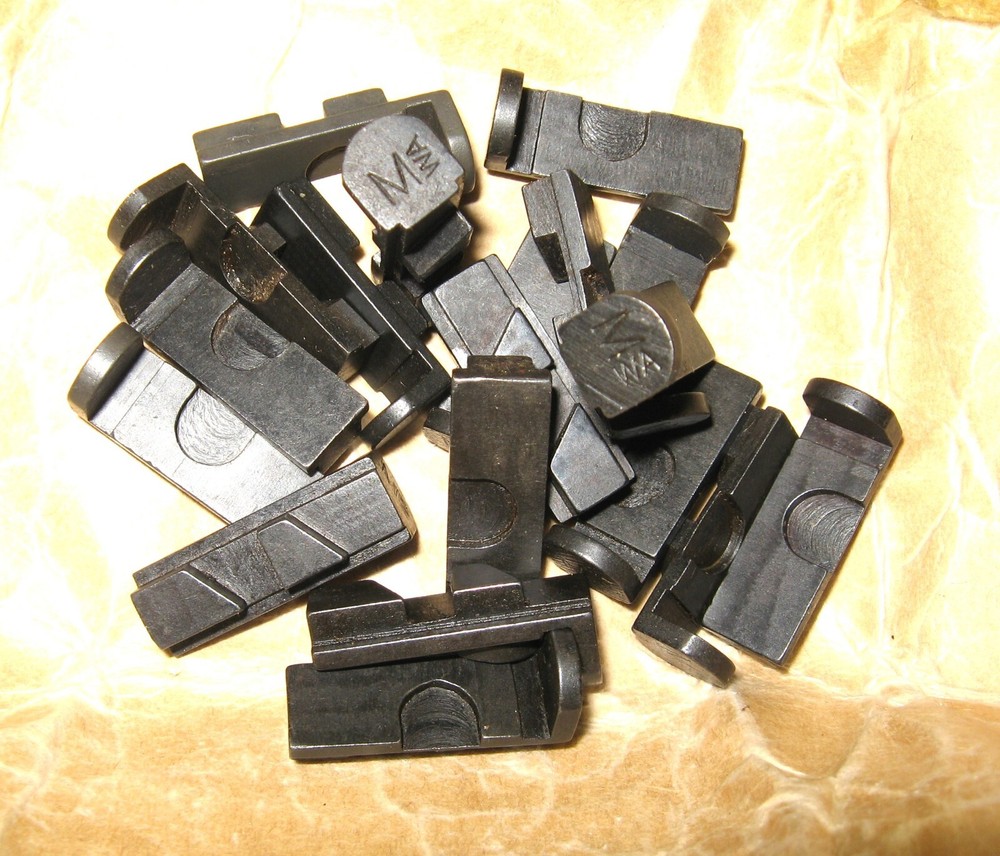 (1) M1 Carbine Type 3 Magazine Catch WA new from original arsenal pack