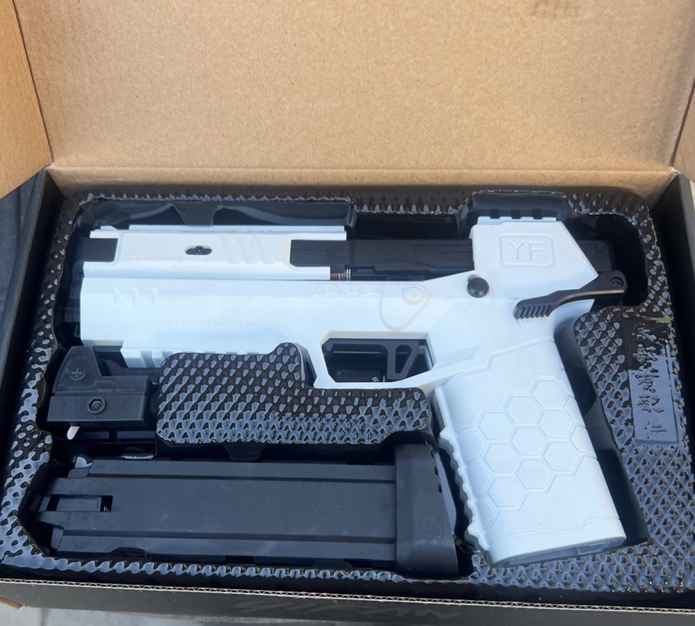 YIFAN SoftBBullet Toy Gun
