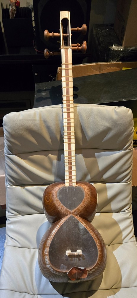 persian TAR by master Farhmand (-فرهمند)