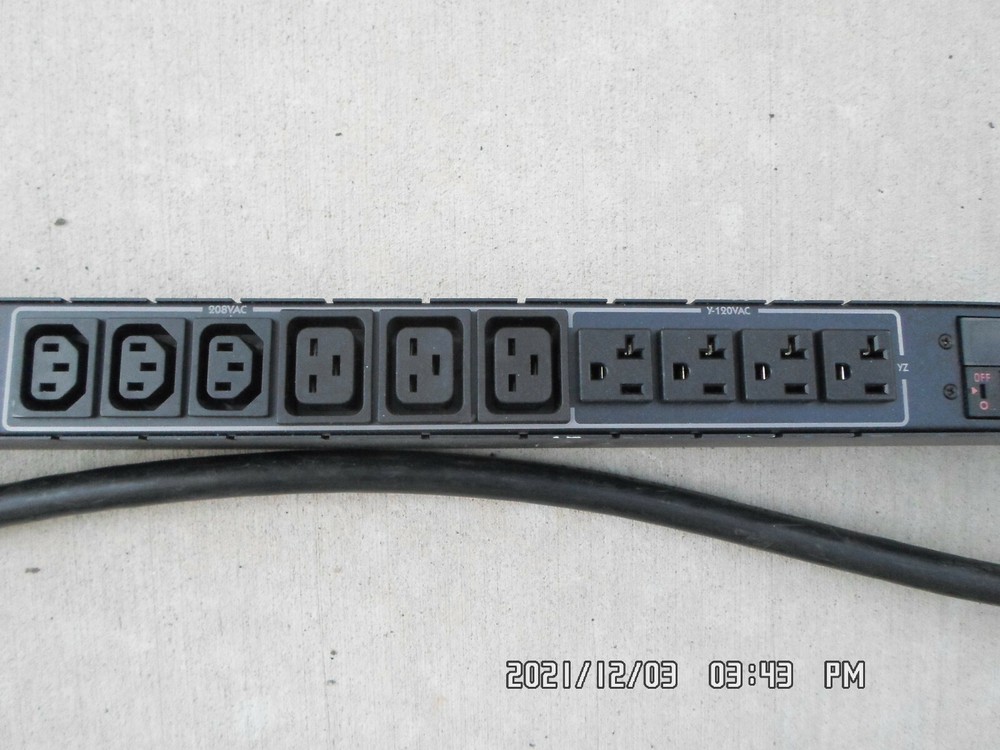 Sentry CS-3AVYM413 SMART CABINET Distribution Unit Server Technology, Inc USED