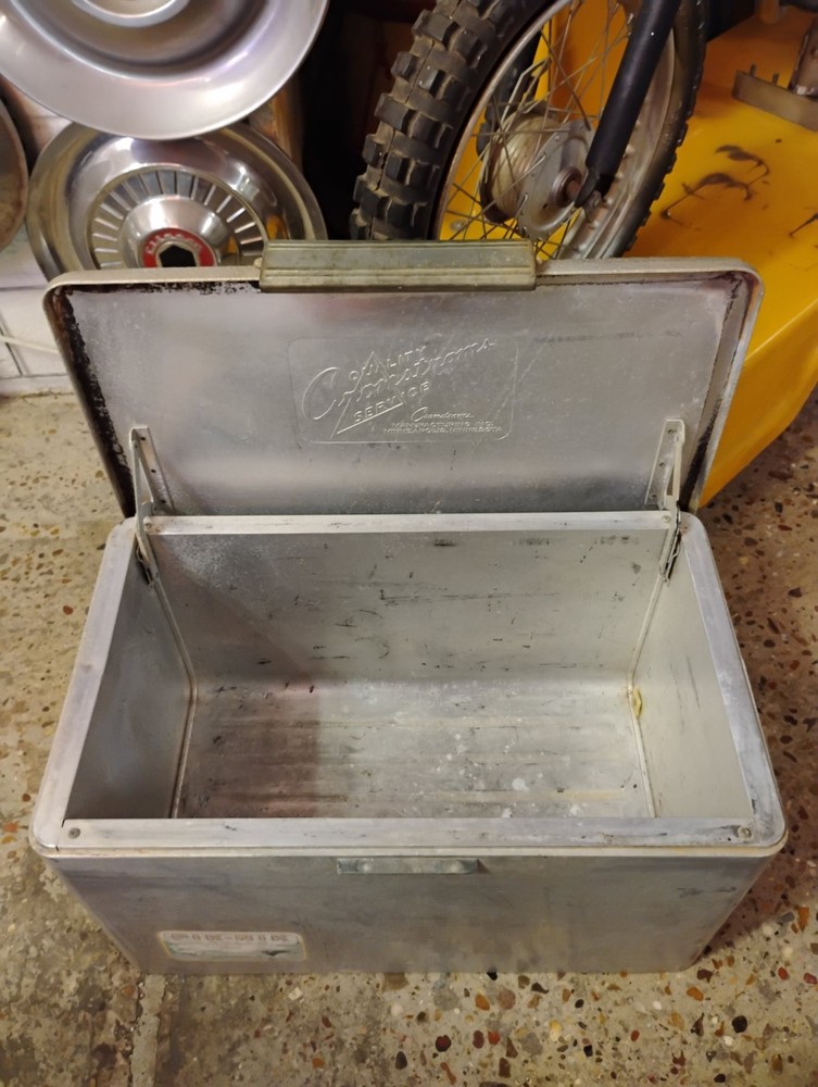 Vintage Pik-Nik Ice Chest