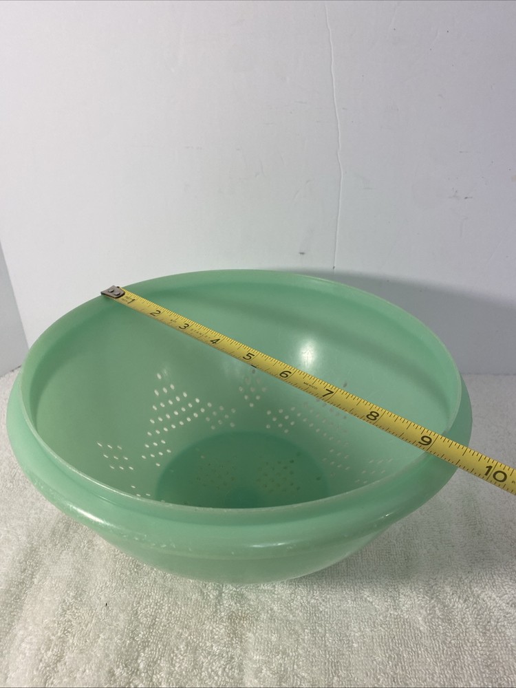 Vintage Tupperware Green Colander #339-2 9”