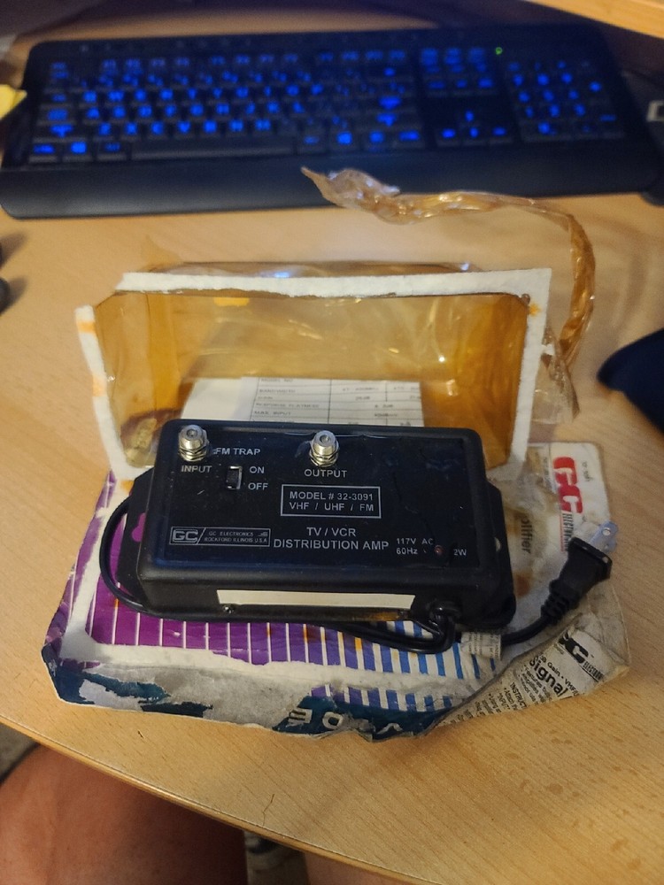 GC Electronics 32-3091 UHF/VHF/FM Amplifier