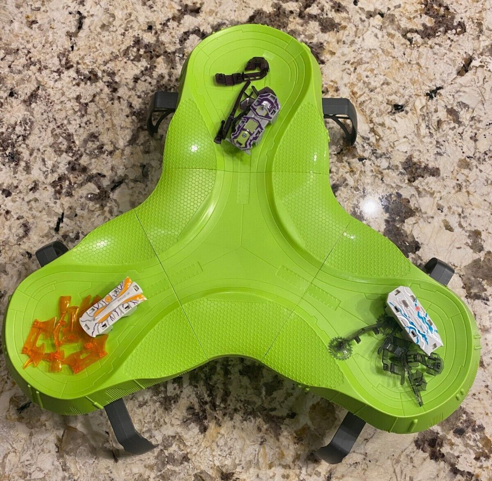 HEXBUG Gladiators Battling Robots Stadium W/ 3 Robots Armor Complete & Works