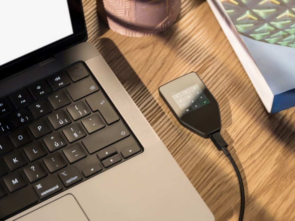 Trezor Safe 5, Hardware wallet, USB-C, Black Graphite