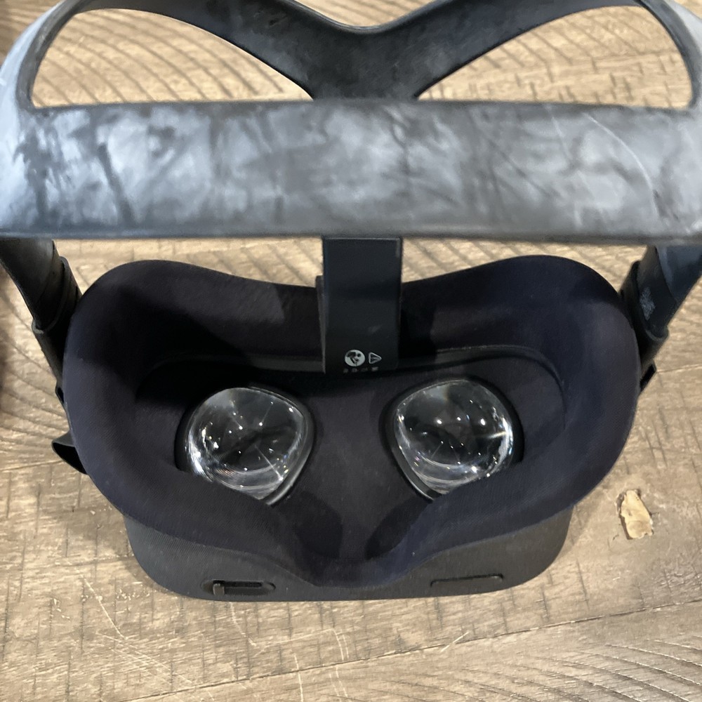 Meta Oculus Quest 128GB VR Headset - Black