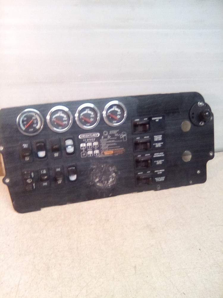 2004 Freightliner Columbia Gauge And Switch Dash Panel M89332