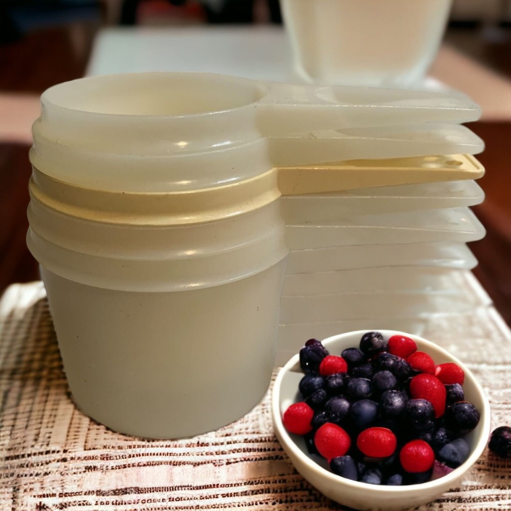 Vintage Tupperware Stackable Measuring Cups Set Of 5 White Plastic