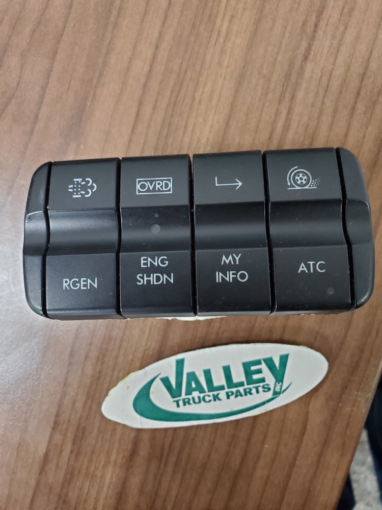 Freightliner CASCADIA Dash Panel: Switch Panel