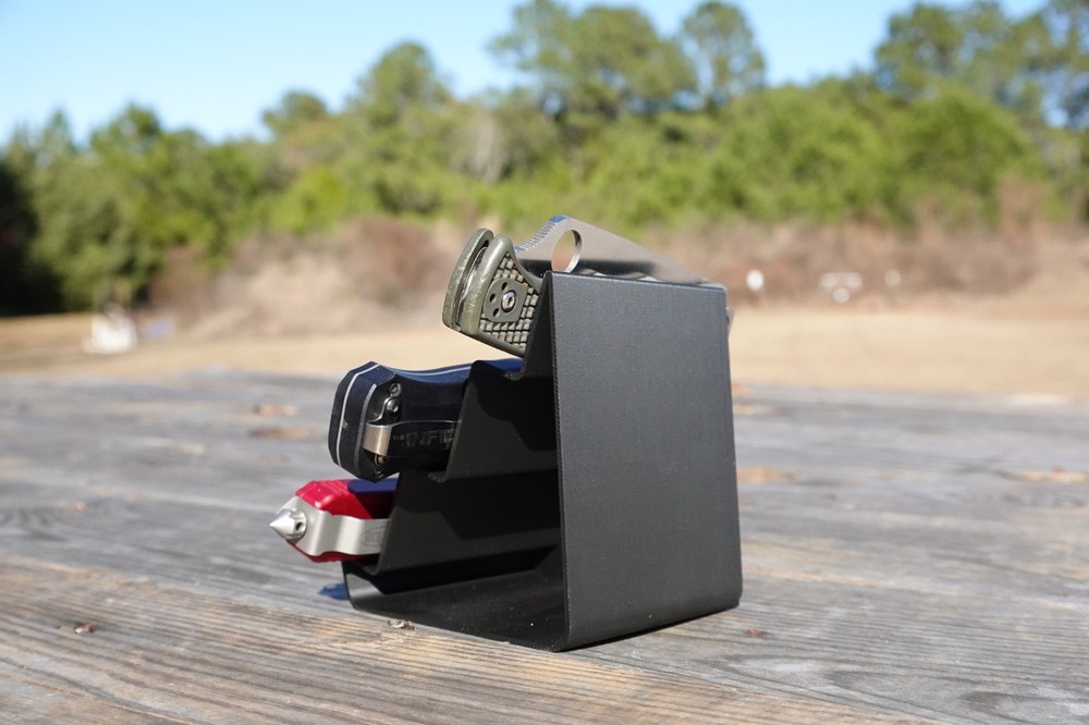 Knife Display Stand (3 Kinfe Capacity)