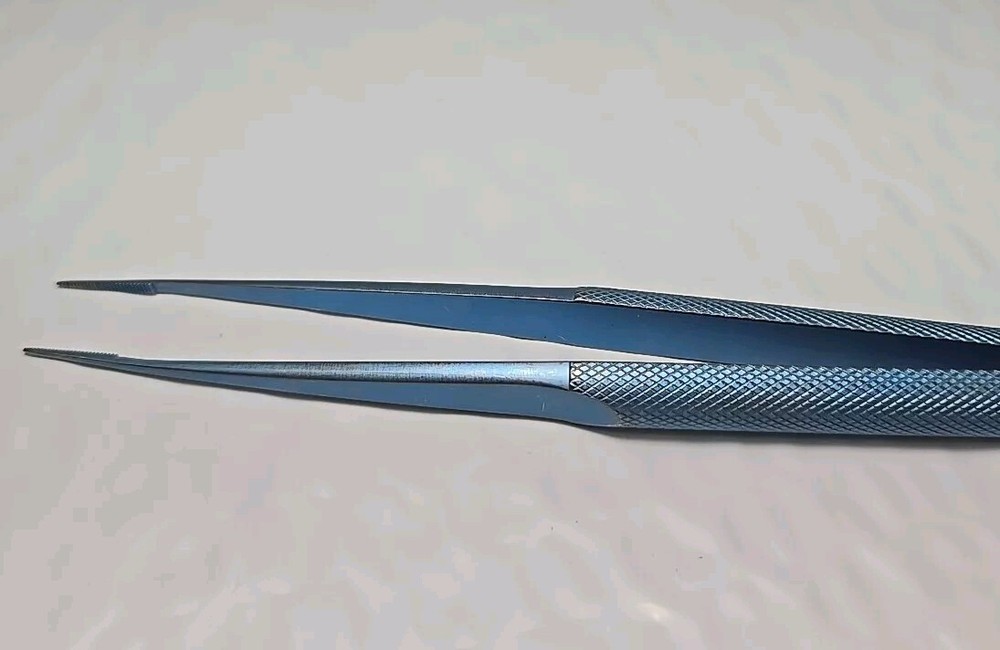 Codman 80-1732 Surgical Titanium Rohoton Dressing Forceps 7" Serrated