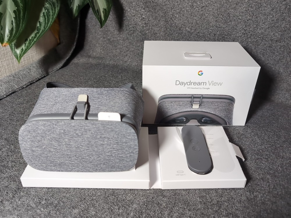 Google Daydream View D9SCA VR Headset with Remote - Slate Gray