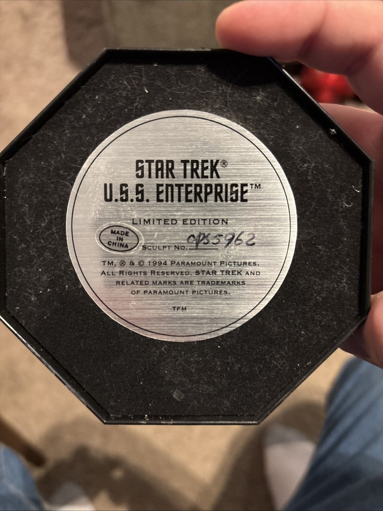 Star Trek U.S.S Enterprise NCC-1701 Mint